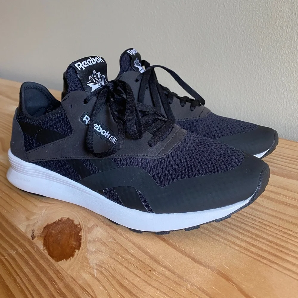Reebok - Picture 5 of 8